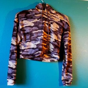 Fuzzy camo cropped hoddie